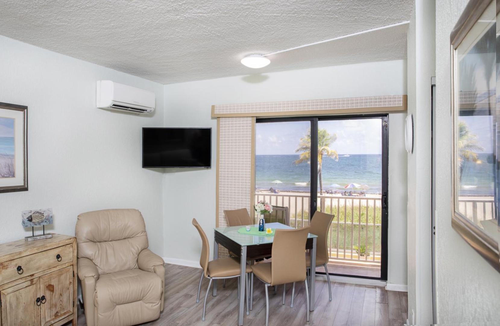 Windjammer Resort And Beach Club Lauderdale-by-the-Sea Exterior photo