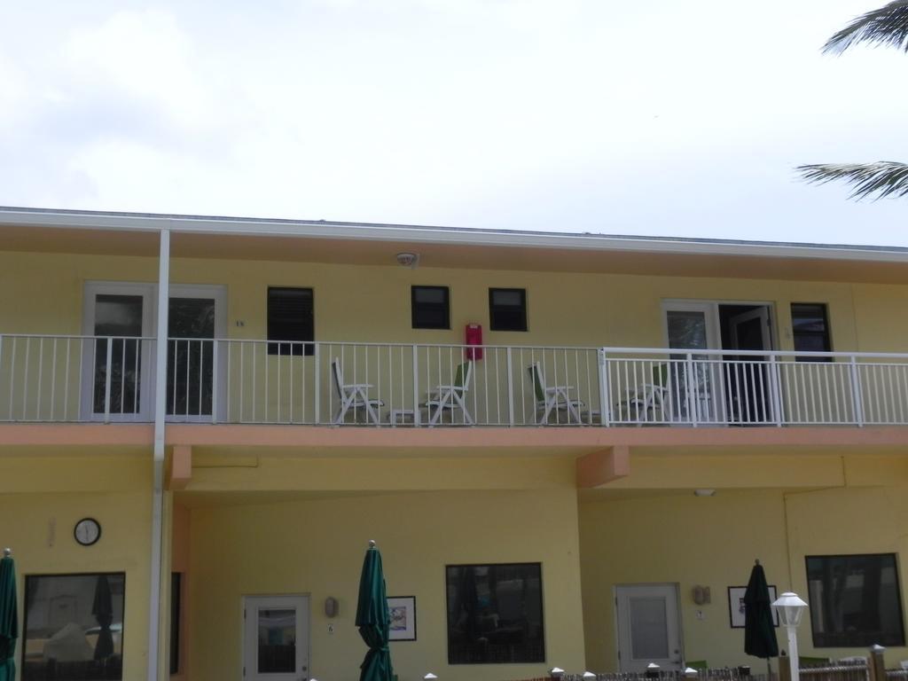 Windjammer Resort And Beach Club Lauderdale-by-the-Sea Exterior photo