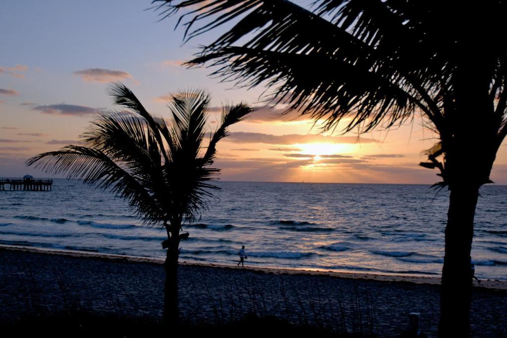 Windjammer Resort And Beach Club Lauderdale-by-the-Sea Exterior photo
